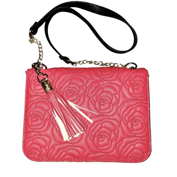 Betsey Johnson Red & Black Quilted Faux Leather Small Crossbody Roses Purse - Picture 8 of 8